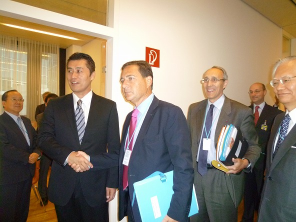 細野大臣とベッソン仏大臣との会談（第55回IAEA総会）（2011年9月19日）