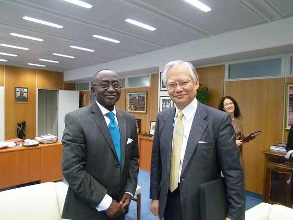 近藤委員長とアニング事務次長との会談（第55回IAEA総会）（2011年9月20日）