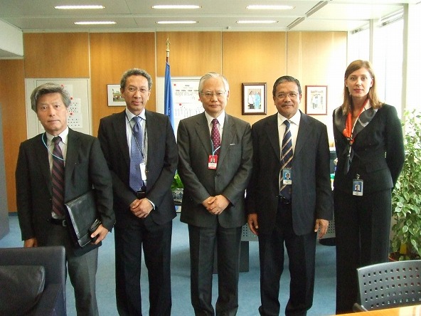 近藤委員長とモハマド事務次長との会談（第55回IAEA総会）（2011年9月21日）