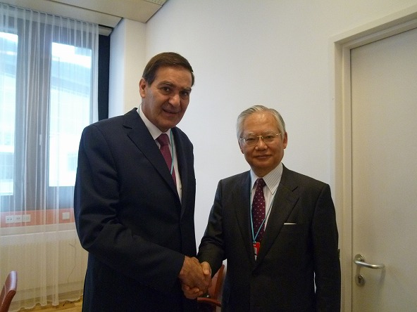近藤委員長とトゥーカーン・ヨルダンエネルギー鉱物資源相との会談（第55回IAEA総会）（2011年9月21日）