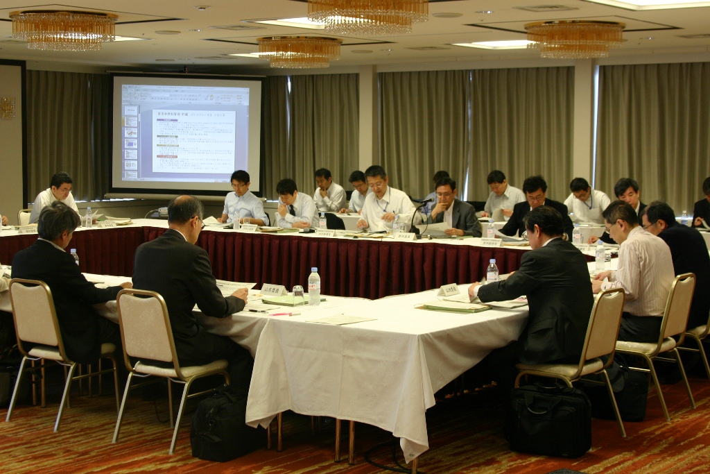 第15回原子力発電・核燃料サイクル技術等検討小委員会（2012年5月16日）