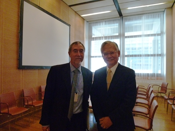 近藤委員長とエチャバリOECD/NEA事務局長との会談（第56回IAEA総会）（2012年9月18日）