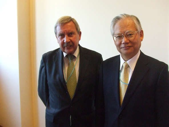 近藤委員長とファロスEURATOM事務次長代理との会談（第56回IAEA総会）（2012年9月18日）