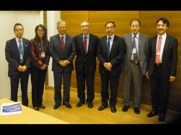 近藤委員長とOECD・NEA　エチャバリ事務局長との会談（第57回IAEA総会）（2013年9月17日）