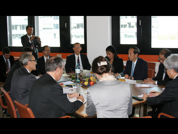 山口大臣と仏ビゴCEA長官との会談（第58回IAEA総会）（2014年9月22日）