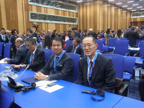 石原宏高内閣府副大臣と（第60回IAEA総会）（於：ウイーン、2016年9月26日）