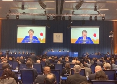 第66回IAEA総会で演説する高市内閣府特命担当大臣