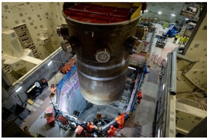 建設中のヒンクリーポイントC原子力発電所