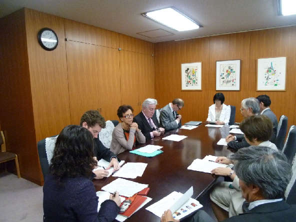 フランス国会科学技術選択評価委員会の表敬訪問（2011年10月18日）