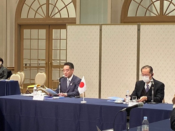 FNCA大臣級会合に出席する井上大臣と岡委員長（第21回FNCA大臣級会合（2020年12月10日））